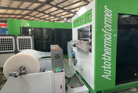 /Three-Station Thermoforming Machine